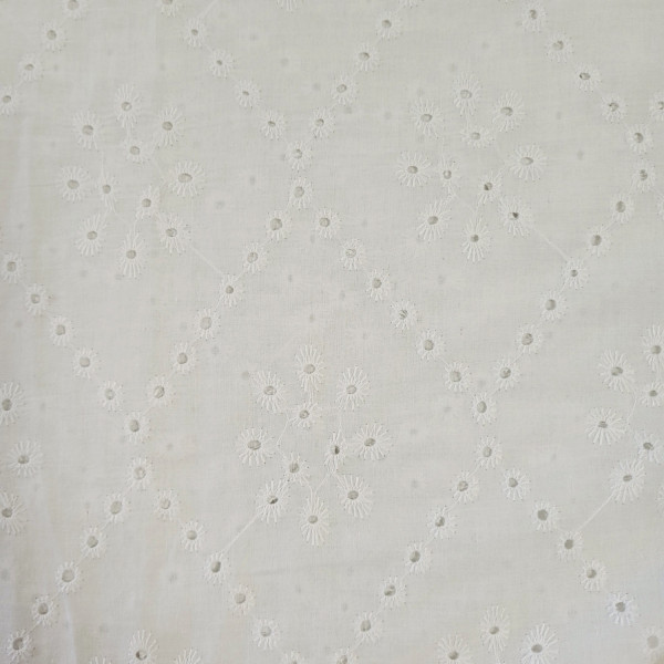 Broderie White