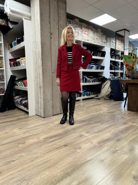 LADY IN RED