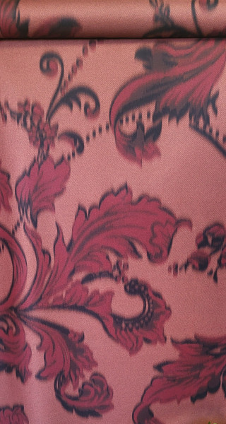 A La ville Mantel Burgundy